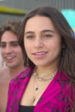 Movie poster: Surviving Summer Season 2 Episode 1